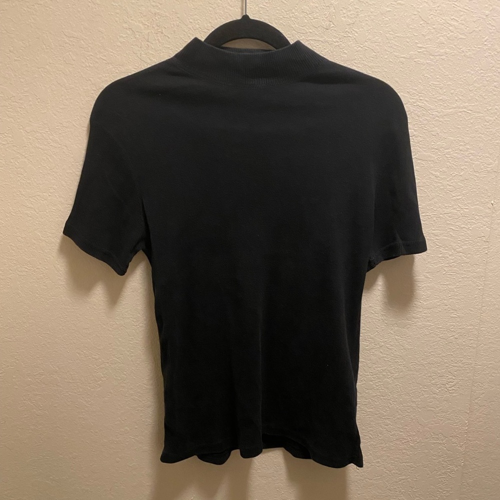 Three Dots Mock Collar Short Sleeve Top.